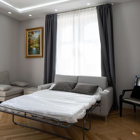 Charming 2-Room Apartment With Balcony, 15 Min To Center เวียนนา ภายนอก รูปภาพ