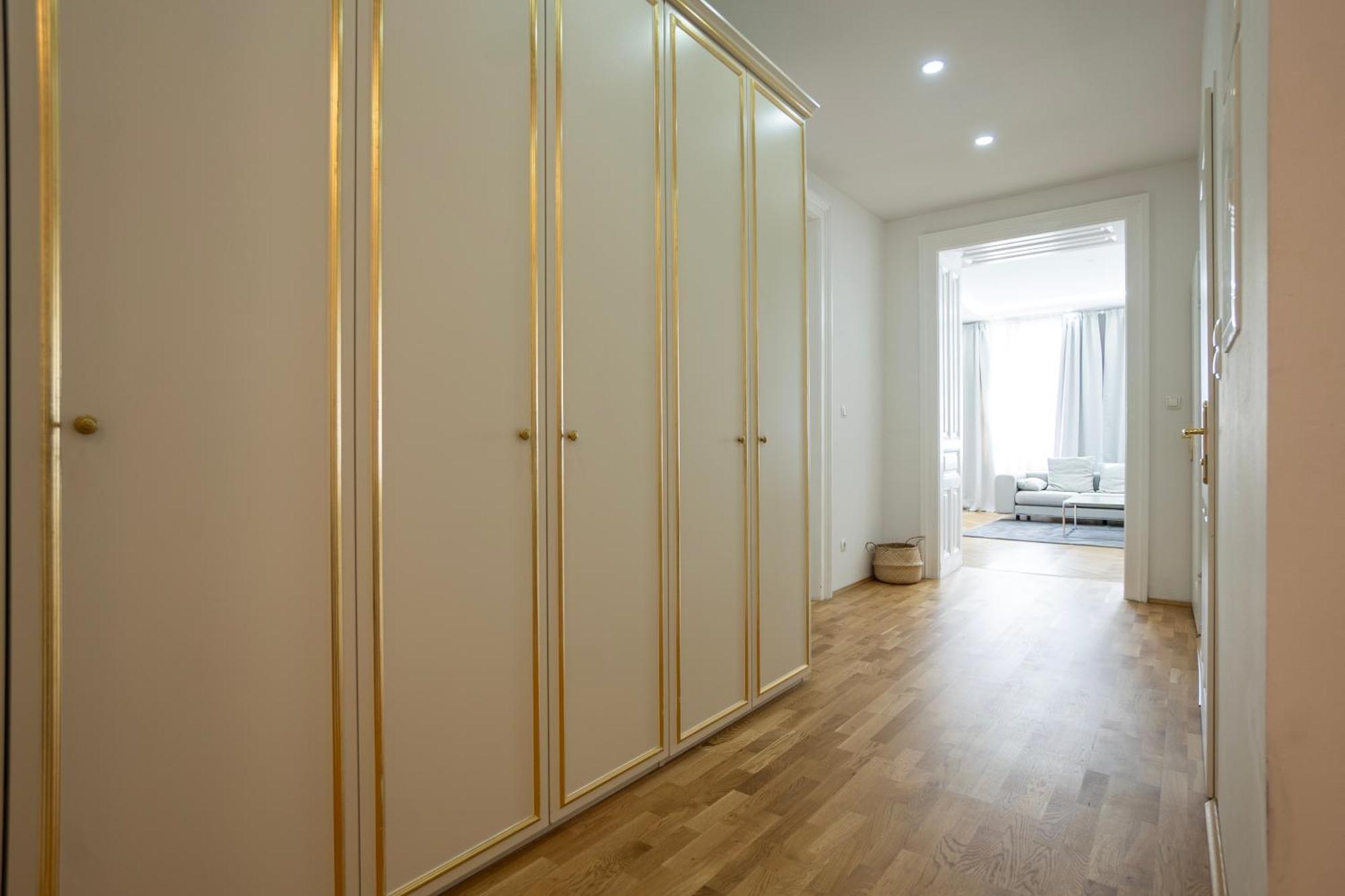 Charming 2-Room Apartment With Balcony, 15 Min To Center เวียนนา ภายนอก รูปภาพ