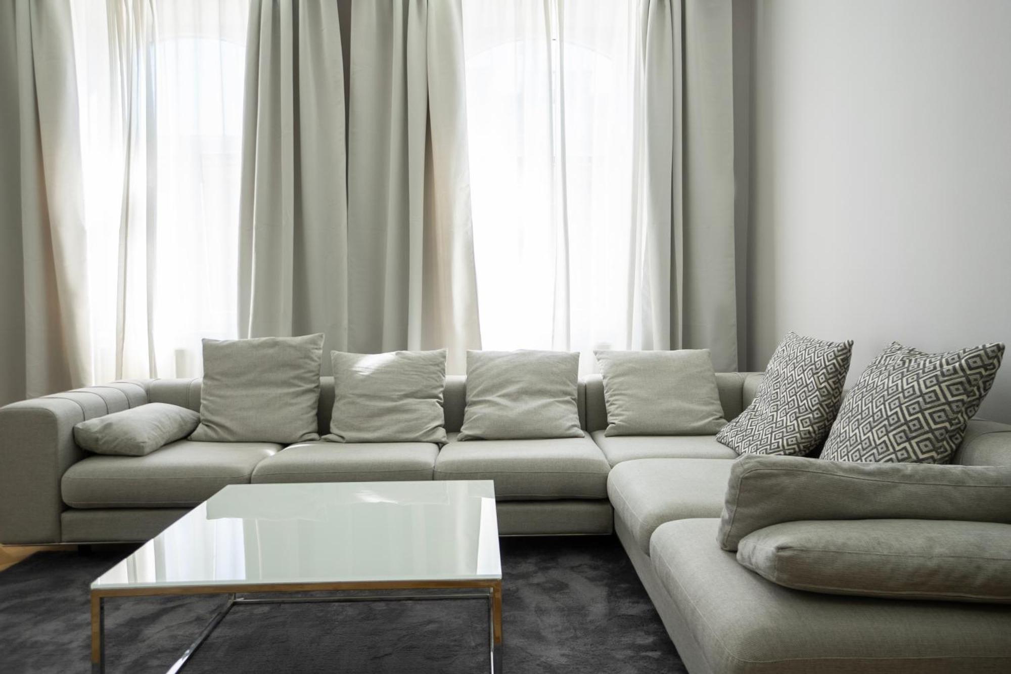 Charming 2-Room Apartment With Balcony, 15 Min To Center เวียนนา ภายนอก รูปภาพ