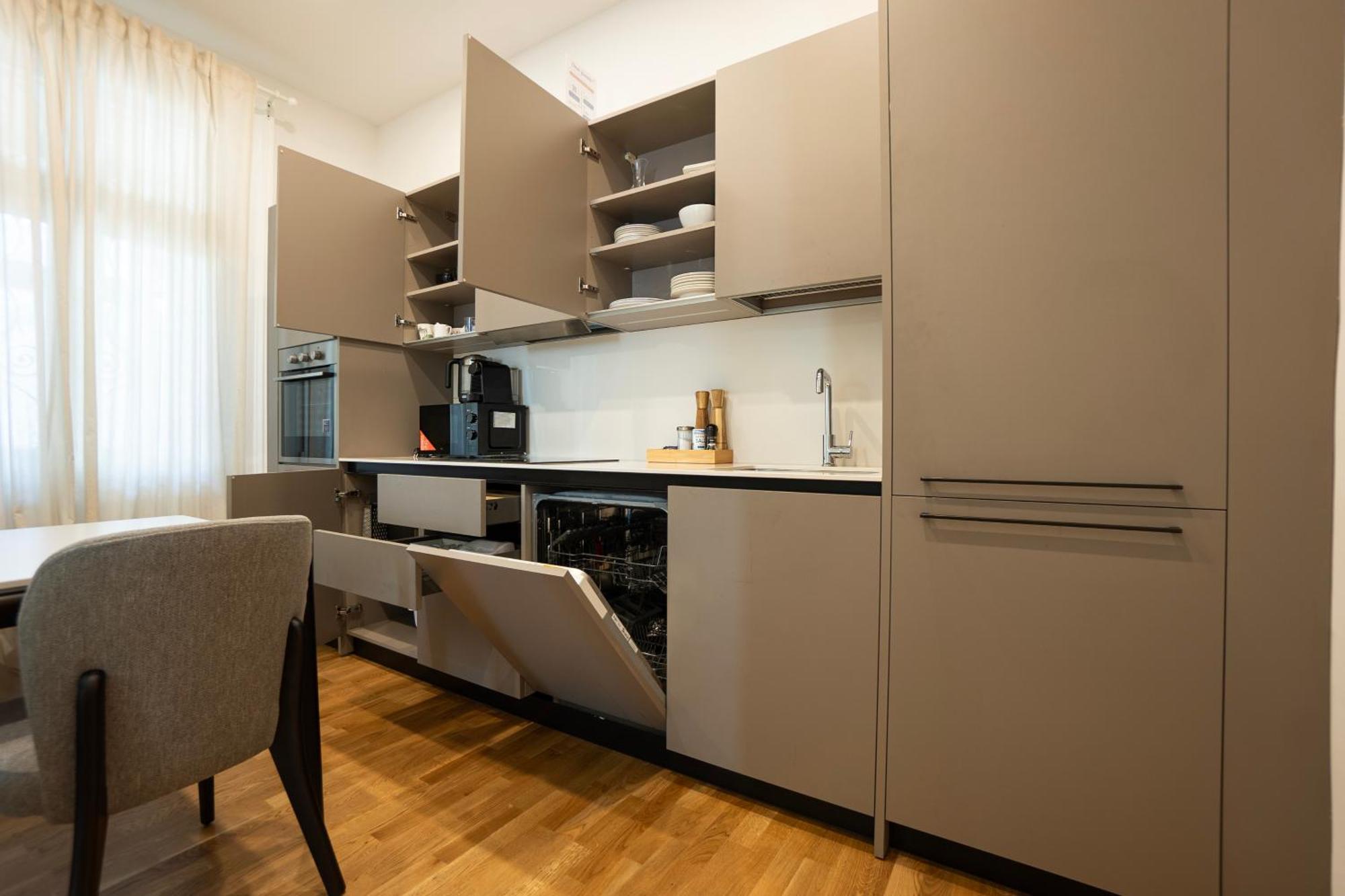 Charming 2-Room Apartment With Balcony, 15 Min To Center เวียนนา ภายนอก รูปภาพ
