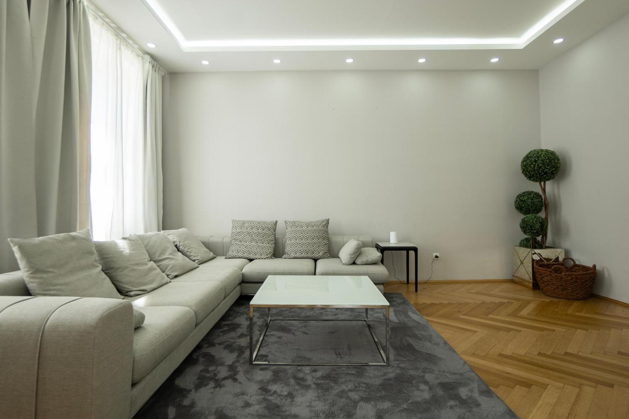 Charming 2-Room Apartment With Balcony, 15 Min To Center เวียนนา ภายนอก รูปภาพ