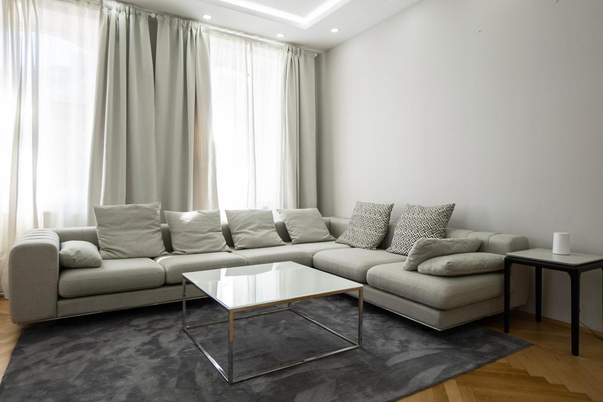 Charming 2-Room Apartment With Balcony, 15 Min To Center เวียนนา ภายนอก รูปภาพ